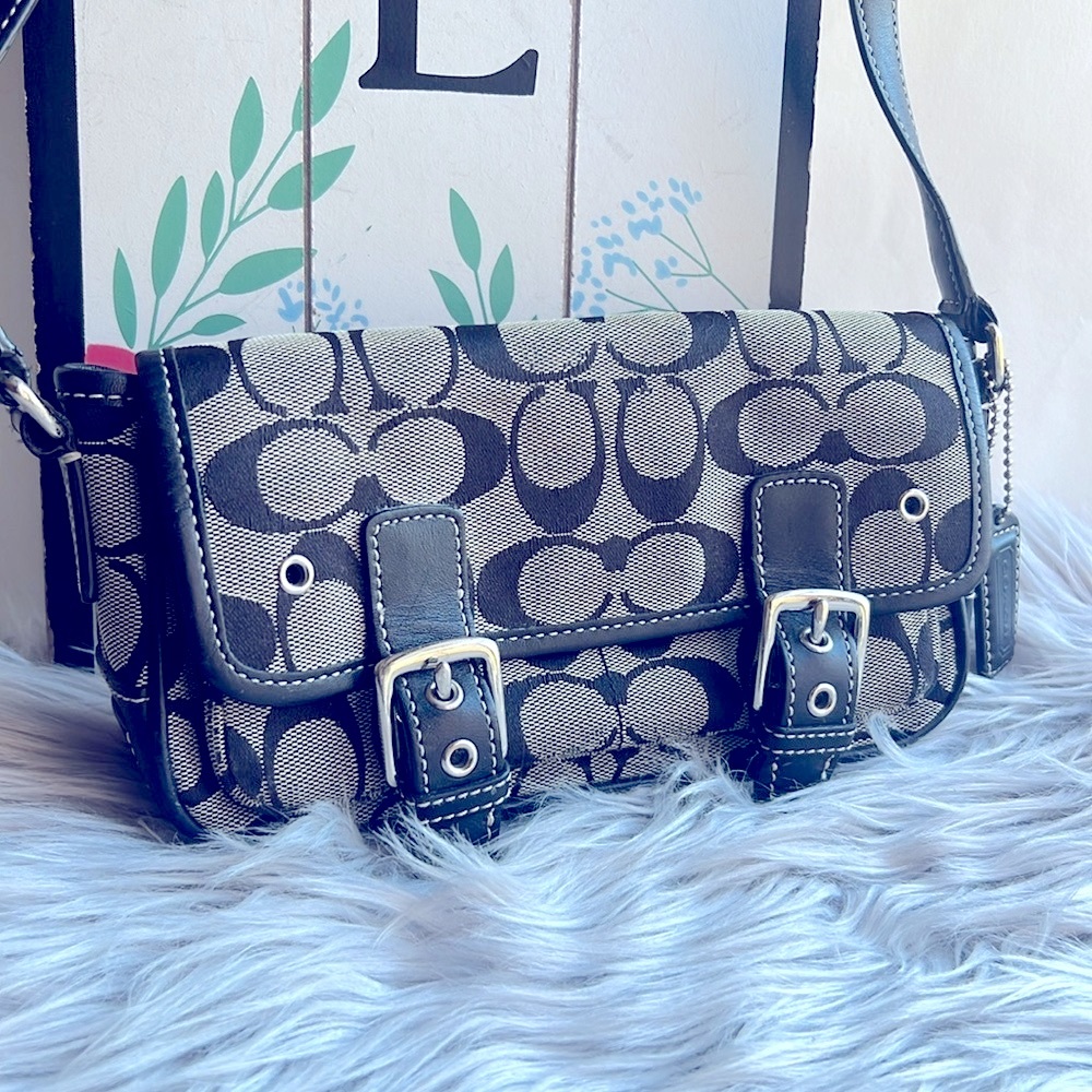 coach vintage signature C crossbody bag GUC - Picture 3 of 13